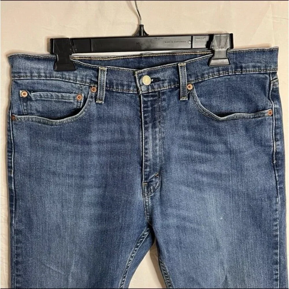 Levi's 505 Regular Straight Jeans Men's 36x34 (measurements 36x31)